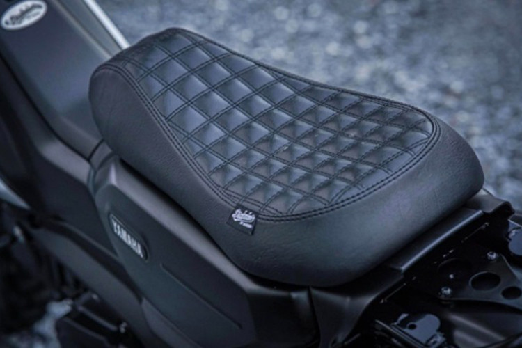 Phía đuôi xe được làm gọn lại và bổ sung thêm ống xả mới đặt cao hơn PG-1 nguyên mẫu.