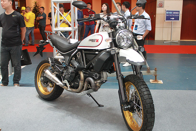 Ducati Việt Nam là nhà phân phối chính hãng Ducati được công nhận duy nhất tại Việt Nam, chuyên phân phối các dòng xe Ducati và các sản phẩm, dịch vụ liên quan đến thương hiệu Ducati. Có mặt tại Việt Nam từ năm 2011, tính đến nay Ducati Việt Nam đã mang về hàng ngàn chiếc xe Duccati nổi tiếng cho giới yêu xe phân khối lớn ở Việt Nam.