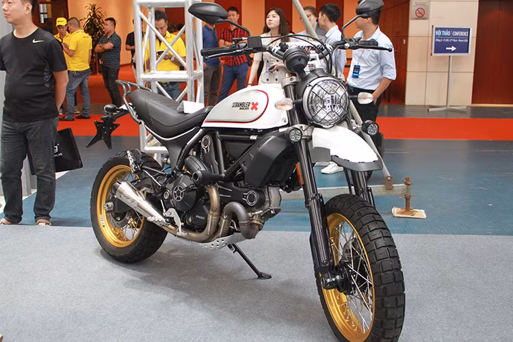 Ducati Việt Nam là nhà phân phối chính hãng Ducati được công nhận duy nhất tại Việt Nam, chuyên phân phối các dòng xe Ducati và các sản phẩm, dịch vụ liên quan đến thương hiệu Ducati. Có mặt tại Việt Nam từ năm 2011, tính đến nay Ducati Việt Nam đã mang về hàng ngàn chiếc xe Duccati nổi tiếng cho giới yêu xe phân khối lớn ở Việt Nam.