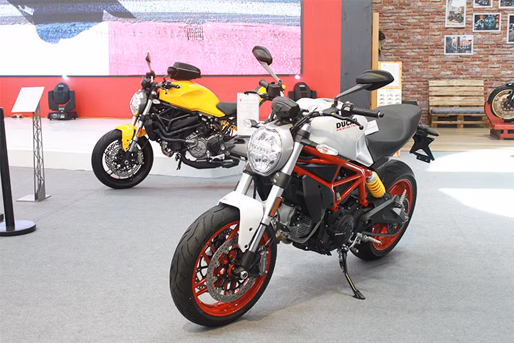 Bên cạnh việc ra mắt các dòng xe môtô được mong đợi nhất của năm 2018, Ducati Vietnam còn tổ chức lái thử xe trong 4 ngày diễn ra AutoExpo. Các khách hàng sẽ có cơ hội cầm cương lái thử những dòng xe đã làm nên tên tuổi của thương hiệu Ducati trong nhiều năm qua như: Multistrada, SuperSport, Monster, Scrambler, XDiavel...