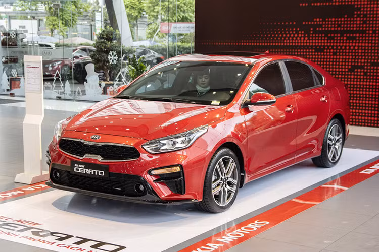 Kết thúc tháng 2, Thaco đã bàn giao tới tay khách hàng 521 xe Kia Cerato, giảm 82 xe so với tháng trước (603) xe và cộng dồn hai tháng đầu năm đạt 1.124 xe bán ra. Hiện tại, Cerato đang mẫu xe có sức hút khá ấn tượng với người dùng Việt trong phân khúc hạng C, chỉ sau Mazda 3. 