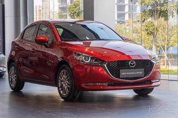 Kết thúc tháng 2, Thaco ghi nhận doanh số bán hàng Mazda3 đạt 728 xe, giảm 130 xe so với tháng trước (858 xe) và cộng dồn hai tháng đầu năm đạt 1.586 xe bán ra. Mặc dù có mức giá bán khá cao nhưng hiện tại Mazda3 vẫn đang là mẫu xe được ưa chuộng nhất trong phân khúc hạng C tại thị trường Việt.