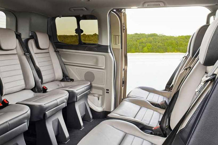 Về an toàn, Ford Tourneo cũng được trang bị các công nghệ như hệ thống chống bó cứng phanh ABS, phân bổ lực phanh điện tử EBD, cân bằng điện tử ESP, hỗ trợ khởi hành ngang dốc cùng với hệ thống 6 túi khí. Đáng tiếc là một số công nghệ an toàn chủ động đặc trưng của Ford như hệ thống kiểm soát hành trình Cruise Control, cảnh báo điểm mù, hỗ trợ phanh khẩn cấp tự động, cảnh báo và duy trì làn đường, hỗ trợ đỗ xe... sẽ không xuất hiện trên Tourneo.