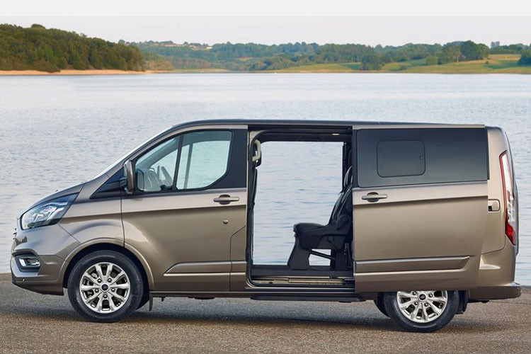 Đại diện truyền thông của Ford Việt Nam không xác nhận nhưng cũng không phủ nhận thông tin từ phía đại lý. "Chúng tôi có nghe nói thông tin này nhưng chưa được phía marketing xác nhận. Thời điểm ra mắt và cấu hình đang được tính toán để đem tới cho khách hàng Việt Nam một mẫu xe tốt nhất có thể", vị này cho hay.