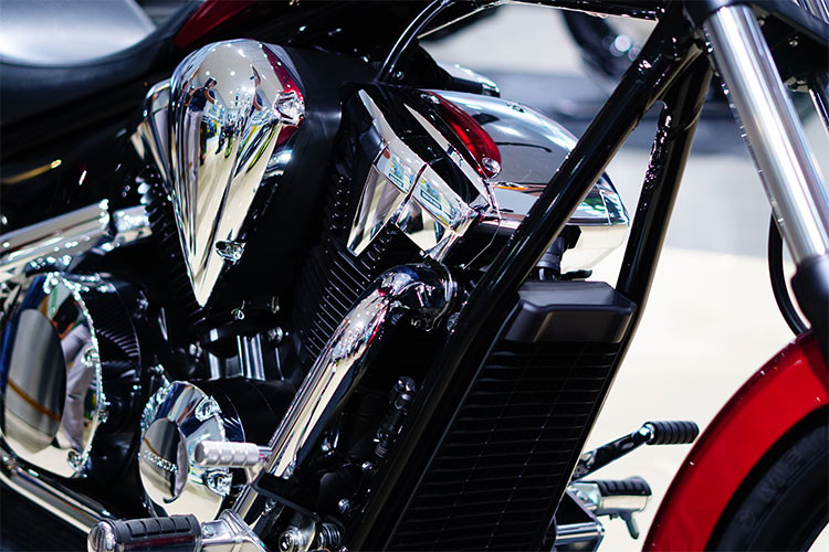 Mẫu xe chopper này được trang bị hộp số 5 cấp kết hợp cùng hệ thống truyền động qua trục các-đăng. Theo công bố của hãng Honda, xế "khủng" Fury đời 2018 có mức tiêu thụ nhiên liệu vào khoảng 5,9 lít/100 km.