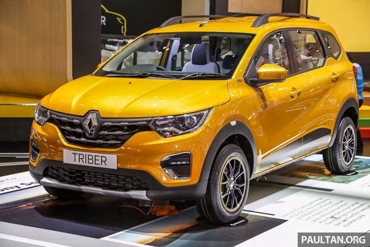 Sau khi ra mắt mẫu xe 7 chỗ hoàn toàn mới mang tên Triber được sản xuất tại Ấn Độ. Renault Triber 2019 mới đã chính thức được nhập khẩu tới thị trường Indonesia, đây được xem là MPV cỡ nhỏ với nội thất 7 chỗ nhưng lại được gọi là "xe hatchback cao cấp".