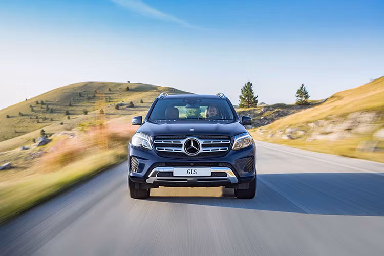 Tiêu điểm của sự kiện SUVenture chính là GLS, mẫu SUV hạng sang cỡ lớn hoàn toàn mới của Mercedes-Benz. GLS được giới thiệu đến khách hàng Việt Nam với 4 phiên bản khác nhau, trong đó có 1 phiên bản động cơ diesel và 1 phiên bản hiệu năng cao.