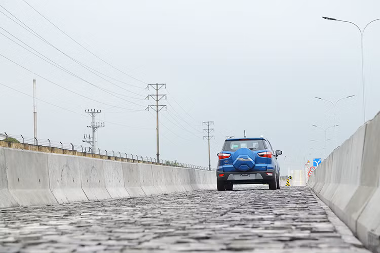 "Với đường thử ôtô Ford mới, đây là một bước tiến quan trọng trong quá trình toàn cầu hóa hoạt động chế tạo, và là minh chứng cho cam kết mang đến cho người tiêu dùng Việt Nam những sản phẩm có chất lượng toàn cầu.”, ông Dũng cho biết thêm.