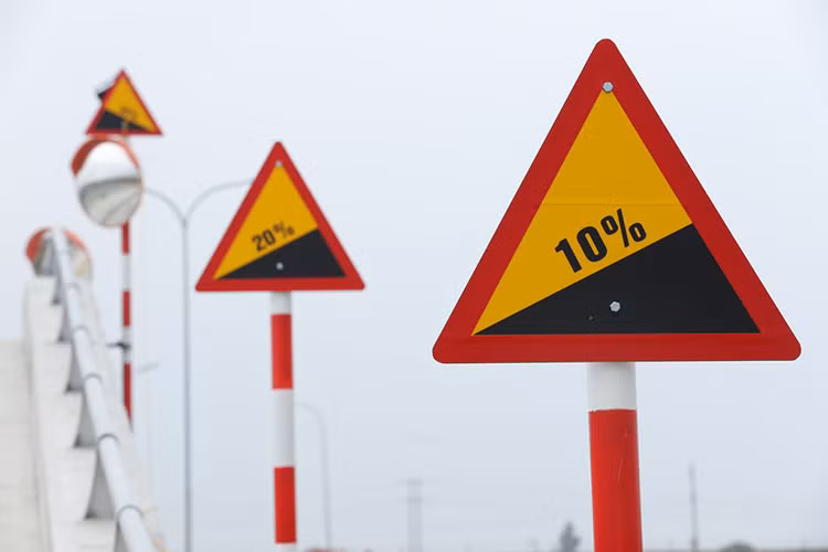 Điều này cho thấy tầm quan trọng của việc kiểm tra xe ôtô để đảm bảo khả năng vận hành ổn định cũng như phát hiện và khắc phục các vấn đề dù nhỏ nhất trước khi đến tay người tiêu dùng và lăn bánh chính thức trên đường.