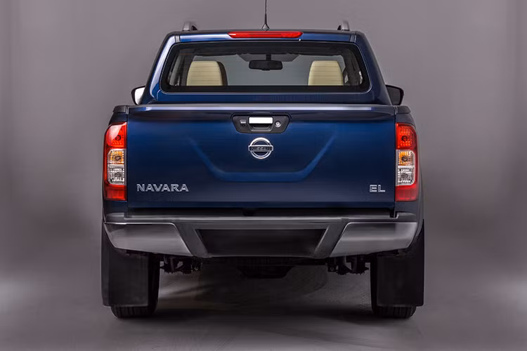 Nissan Navara EL A-IVI dự kiến sẽ có mặt tại Hệ thống Đại lý Nissan trên toàn quốc để sẵn sàng giao đến tay khách hàng từ tháng 09 năm 2019 và được giới thiệu đến khách hàng với 06 lựa chọn về màu sắc gồm: Vàng sa mạc, Nâu đậm, Trắng ngọc trai, Bạc, Xám và Xanh dương.