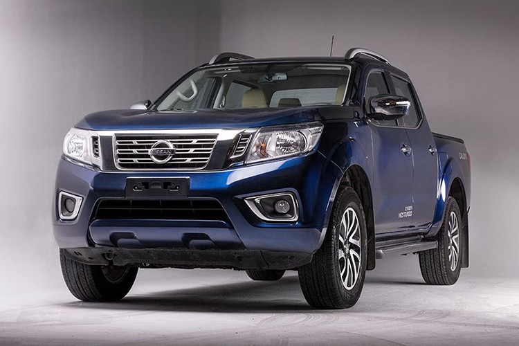 Mức giá xe Nissan Navara EL A-IVI là 679 triệu đồng (đã bao gồm 10% VAT). Đặc biệt, từ nay đến hết ngày 30 tháng 9 năm 2019, khách hàng mua xe Nissan Navara EL A-IVI sẽ được nhận quà tặng tiền mặt trị giá 10 triệu đồng hoặc quà tặng bộ phụ kiện cao cấp Premium Z. Xe được bảo hành 3 năm hoặc 100.000km, tùy điều kiện nào đến trước.