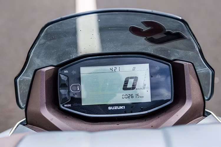 Trong khi đó, Suzuki Burgman 2025 mới gồm 2 phiên bản gồm Suzuki Burgman Street và Burgman Street EX tiếp tục là những mẫu xe tay ga cao cấp được yêu thích.