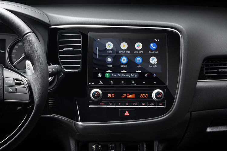 Hệ thống thông tin giải trí nổi bật với màn hình cảm ứng tích hợp Apple CarPlay hoặc Android Auto được nâng cấp 8-inch giúp tối ưu trải nghiệm người dùng trên mọi hành trình.