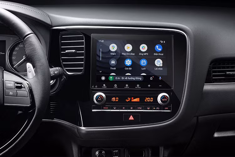 Hệ thống thông tin giải trí nổi bật với màn hình cảm ứng tích hợp Apple CarPlay hoặc Android Auto được nâng cấp 8-inch giúp tối ưu trải nghiệm người dùng trên mọi hành trình.