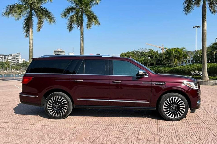 Không chỉ được các đại gia ở 1 số thành phố lớn ưa chuộng, dòng xe SUV hạng sang Lincoln Navigator, đặc biệt là phiên bản Black Label L còn được các doanh nhân ở một số tỉnh thành bỏ ra số tiền không dưới 10 tỷ đồng để mua về trải nghiệm.