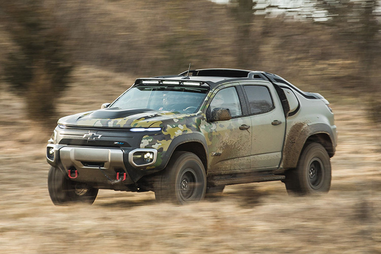 Bản thân hãng GM cũng cho biết, bán tải quân sự Silverado ZH2 được phát triển dựa trên "cấu trúc xe tải hạng nặng sẽ hỗ trợ xe thế hệ tiếp theo để đáp ứng những yêu cầu như trọng tải cao hơn, cấu hình linh hoạt, phạm vi hoạt động dài hơn và thời gian nạp nhiên liệu nhanh hơn với hệ truyền động nhỏ gọn nhưng hiệu suất cao hơn".