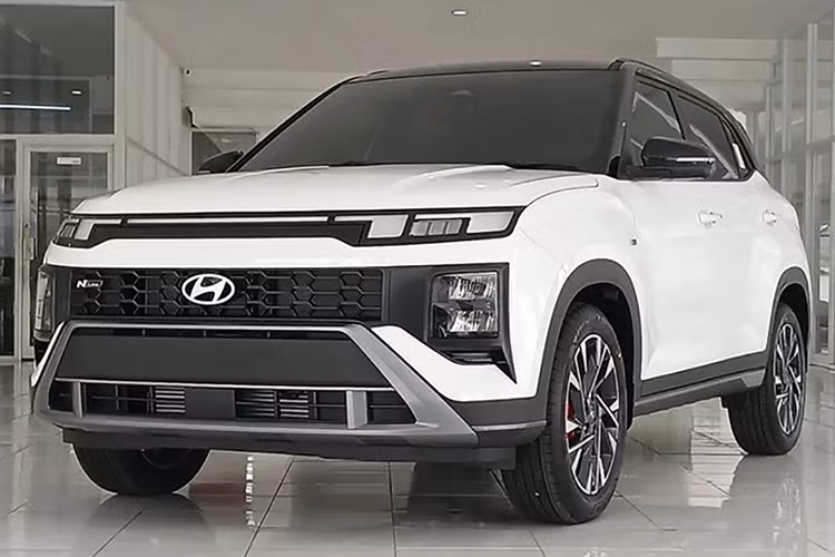 Mức giá xe Hyundai Creta 2025 tại Việt Nam vẫn còn là ẩn số. Trong khi đó, xe tại Indonesia có giá bán dao động từ 299,7 - 426,94 triệu Rupiah (khoảng 473 - 674 triệu đồng) ở bản thường và 460,5 - 507,28 triệu Rupiah (727 - 801 triệu đồng) ở bản N Line.