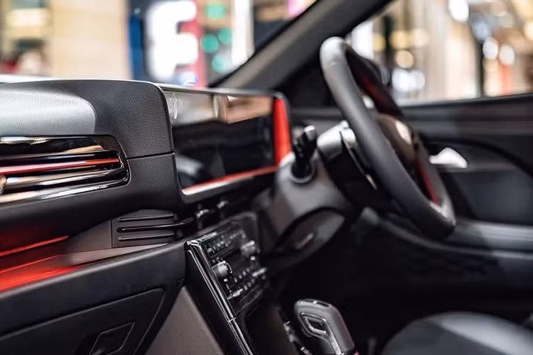 Nằm bên dưới nắp ca-pô của Hyundai Creta 2025 là động cơ xăng Smartstream G1.5 MPI với 4 xi-lanh, dung tích 1.5L, sản sinh công suất tối đa 113,4 mã lực và mô-men xoắn cực đại 144 Nm như cũ.