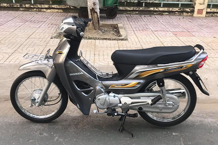 Honda Dream bản Campuchia có ngoại hình giống bản Thái Lan và khác mẫu xe đã bị "khai tử" tại Việt Nam. Sự khác biệt trong thiết kế đó đem đến một vẻ ngoài độc đáo và không đụng hàng cho chiếc xe này.