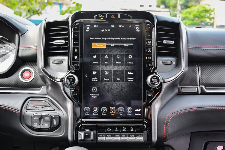 Sức mạnh của Ram 1500 TRX thậm chí còn cao hơn nhiều xe thể thao hay thậm chí siêu xe như Lamborghini Aventador LP700-4 chỉ có 690 mã lực dù được trang bị động cơ V12 hay Ferrari Roma có sức mạnh 620 mã lực...