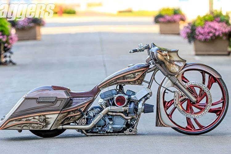 Đáng chú ý là những chiếc siêu môtô Harley-Davidson độ bagger đều được độ theo phong cách cực độc, riêng biệt và không hề giống nhau.
