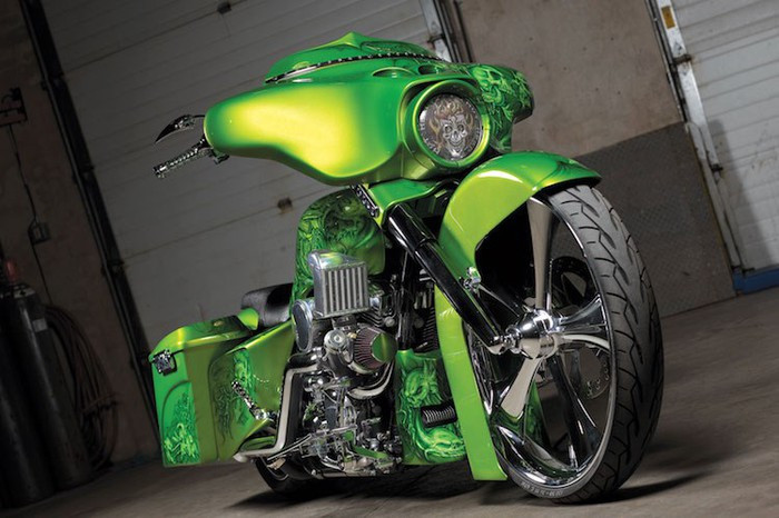 Phong cách độ Bagger vốn là từ được sử dụng để chỉ những mẫu môtô cruiser/touring với túi hoặc hộp đựng hành lý đặt ở hai bên bánh sau xe và không có kính chắn gió trước. Tuy nhiên hiện nay, phong cách bagger đã phát triển và trở thành một trong những kiểu độ được ưa chuộng nhất, đặc biệt với những chiếc xe môtô Harley-Davidson.