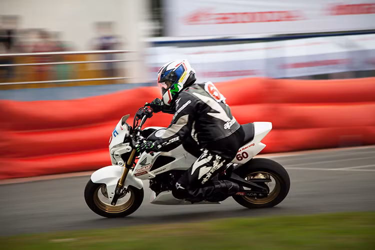 Ở phân khúc Honds MSX125, các xe đều được tháo bỏ một số vỏ nhựa và đèn của xe và thay vào bằng các vỏ được chế (để giảm các mảnh vỡ nếu xe bị đổ ngã ) cung cấp bởi endurance. Ngoài ra nó còn được thay thế ống xả thông thường bằng ống xả đua.