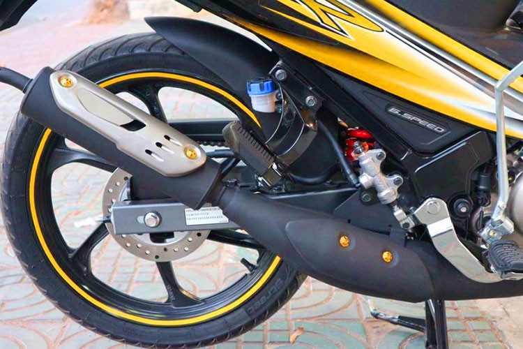Yamaha 125ZR thế hệ mới vẫn sở hữu khối động cơ 2 thì, xi-lanh đơn, làm mát bằng không khí, dung tích 125 cc, sản sinh công suất tối đa 17 mã lực tại vòng tua máy 8.000 vòng/phút và mô-men xoắn cực đại 16 Nm tại vòng tua máy 7.500 vòng/phút. 
