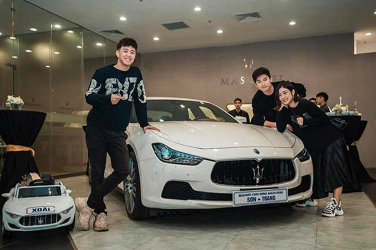 Ghibli là dòng xe chiến lược của Maserati và được định vị trong phân khúc sedan thể thao kể từ năm 2013. So với những người anh em khác Ghibli có giá hấp dẫn nhất nên không khó hiểu khi nó chiếm tới hơn 60% doanh số của hãng xe Ý trong năm 2014. Đây cũng là mẫu xe mới được nhập về Việt Nam theo đường chính hãng bên cạnh dòng xe chiến lược Quattroporte.