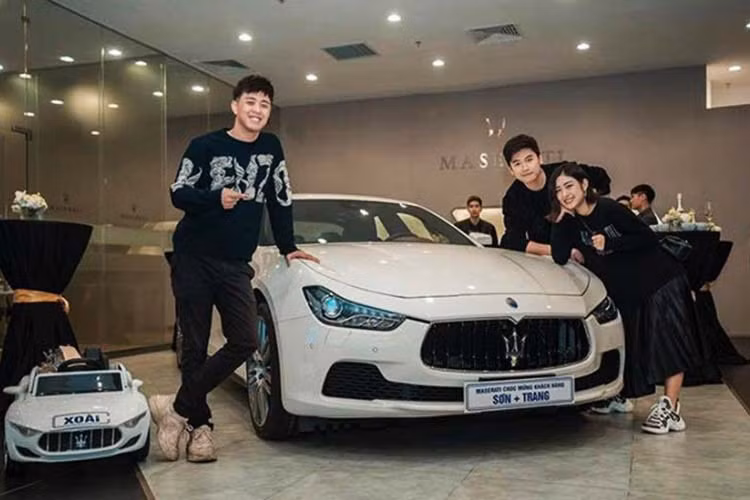 Ghibli là dòng xe chiến lược của Maserati và được định vị trong phân khúc sedan thể thao kể từ năm 2013. So với những người anh em khác Ghibli có giá hấp dẫn nhất nên không khó hiểu khi nó chiếm tới hơn 60% doanh số của hãng xe Ý trong năm 2014. Đây cũng là mẫu xe mới được nhập về Việt Nam theo đường chính hãng bên cạnh dòng xe chiến lược Quattroporte.