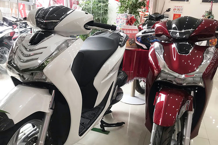 Honda SH 150 tai Viet Nam dang kenh gia toi 130 trieu dong-Hinh-2
