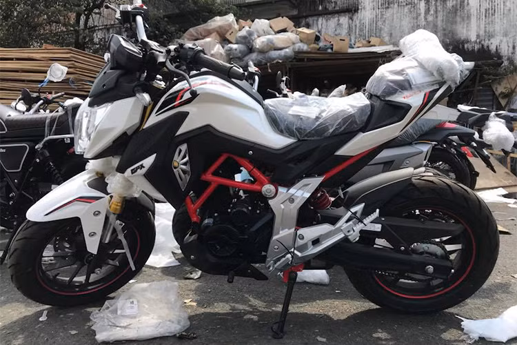 Sức mạnh của các mẫu xe môtô cỡ nhỏ này đến từ khối động cơ xylanh đơn 149cc, sở hữu hộp số 6 cấp. Phiên bản naked-bike của mẫu 150GR được đặt tên là GPX Demon 150GN với trang bị động cơ tương tự và có thiết ké có phần giống với KTM Super Duke.