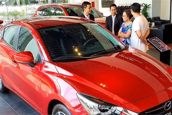 Oto mat gia nhanh, khach Viet som ngan ngo tiec nuoi-Hinh-2