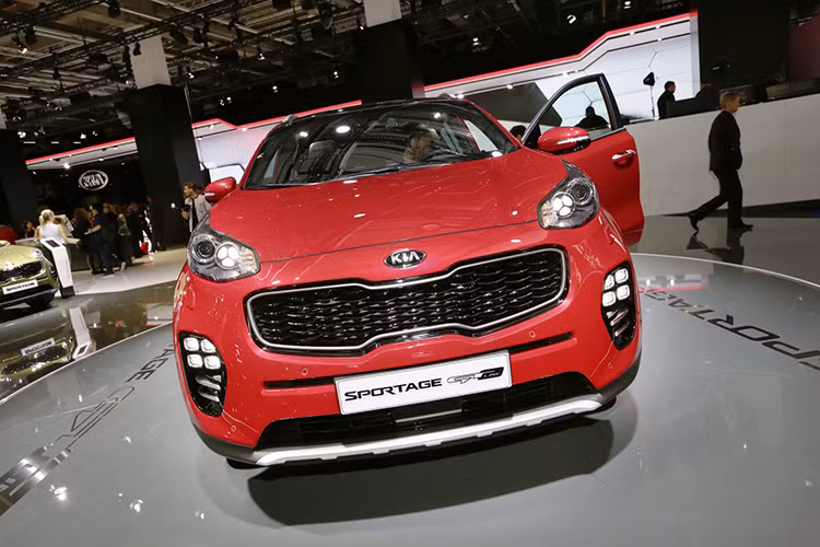 Chiếc Sportage thế hệ thứ tư này sở hữu những thiết kế táo bạo và cao cấp hơn so với những phiên bản trước.