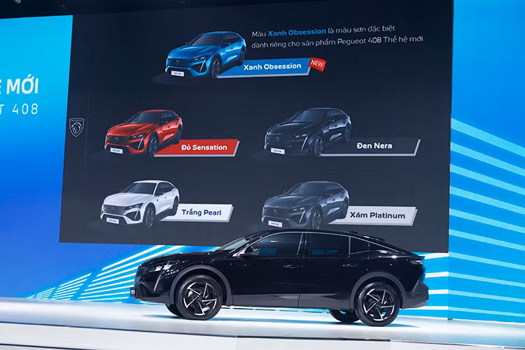 Về an toàn, xe được trang bị nhiều công nghệ hiện đại đáp ứng nhu cầu bảo đảm an toàn và hỗ trợ lái như: Hỗ trợ giữ làn, điều khiển hành trình thích ứng, cảnh báo phương tiện cắt ngang khi lùi, hỗ trợ chuyển làn bán tự động, phanh an toàn chủ động...