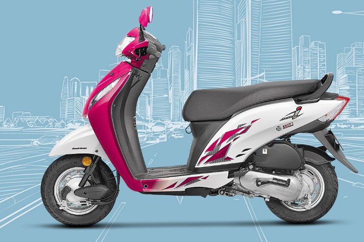 Giá xe Honda Activa-i 2018 dự kiến sẽ được bán ra với giá 50.010 Rupee (tương đương 16,9 triệu đồng). Khi có mặt trên thị trường Ấn Độ, mẫu xe ga giá rẻ Honda Activa-i sẽ cạnh tranh với các đối thủ như Hero Pleasure, Suzuki Let's, Yamaha Cygnus và TVS Sscooty Zest.