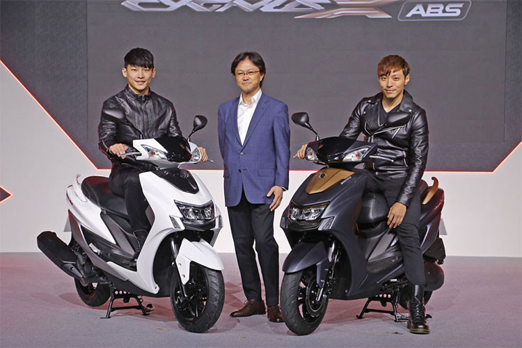 Cygnus-X phiên bản 2018 có kích thước (dài x rộng x cao) tương ứng với 1.890 mm x 690 mm x 1.120 mm. Chiều dài cơ sở 1.305 mm và độ cao yên 775 mm. Trọng lượng khô 112 kg với bản tiêu chuẩn, trong khi phiên bản được trang bị hệ thống chống bó cứng ABS nặng tới 115 kg.