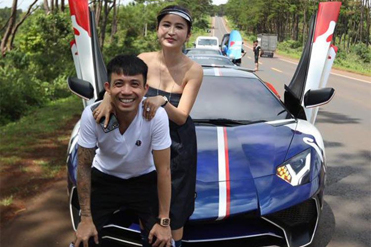 Ở hành trình Car &amp; Passion đi Tây Nguyên lần này còn có sự góp mặt của đại gia Minh Nhựa trên chiếc Lamborghini Aventador SV hàng hiếm. Đây là một trong số những lần hiếm hoi anh tham dự hành trình siêu xe cùng với những người bạn có chung niềm đam mê tốc độ.