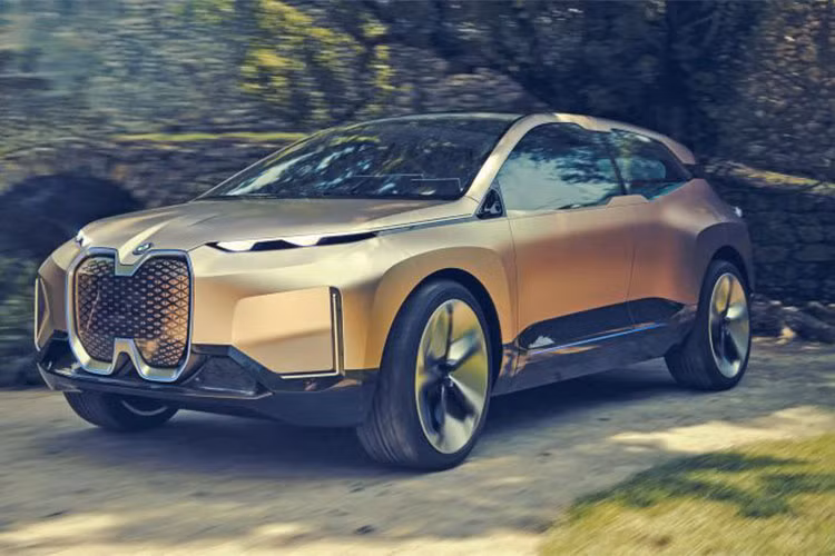 BMW đang bận rộn lên kế hoạch cho dòng sản phẩm các phương tiện tương lai của họ và hình ảnh về mẫu concept mới nhất. Đáng chú ý là mẫu xe ôtô điện BMW Vision iNext hạng sang đã được hé lộ thông qua một buổi họp báo kín diễn ra hồi đầu tuần này.