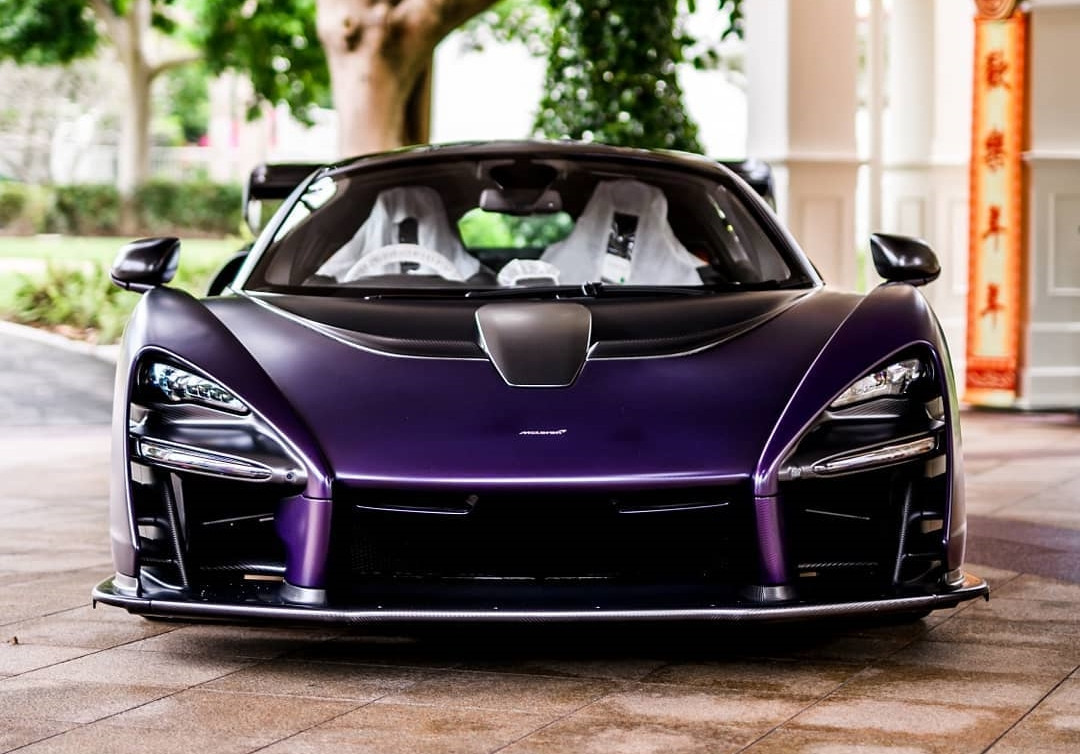 Sau khoảng 2 tháng đón nhận chiếc siêu xe McLaren Senna đầu tiên, giới nhà giàu tại Hồng Kông lại khiến giới mê xe châu Á phát sốt khi tậu tiếp chiếc McLaren Senna thứ 2. Như vậy, 2 trong số 500 chiếc siêu xe McLaren Senna được sản xuất trên toàn thế giới đã cập bến Hương Cảng.