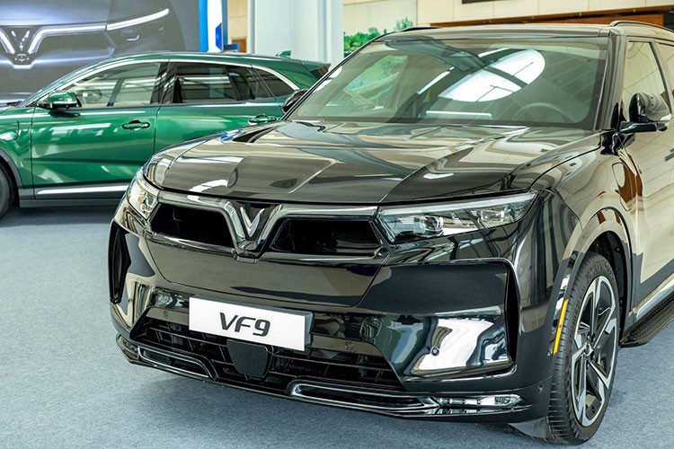 Về thương hiệu xe điện Vinfast tại Việt Nam, hãng cũng cam kết mạnh mẽ vì một tương lai bền vững cho mọi người, VinFast đã đẩy mạnh nghiên cứu để ứng dụng các vật liệu thân thiện với môi trường như Eco-leatherette vào sản xuất nội thất xe trong thời gian tới.