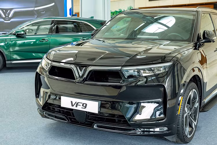 Về thương hiệu xe điện Vinfast tại Việt Nam, hãng cũng cam kết mạnh mẽ vì một tương lai bền vững cho mọi người, VinFast đã đẩy mạnh nghiên cứu để ứng dụng các vật liệu thân thiện với môi trường như Eco-leatherette vào sản xuất nội thất xe trong thời gian tới.