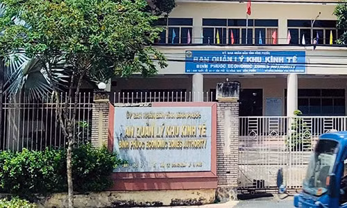 Tiet lo ly do bat ngo khien tien si kinh te xin nghi viec