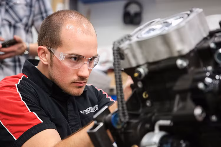 Gần như các chi tiết của chiếc xe đều được Victory và Roland Sands làm thủ công với mong muốn nó có một vẻ đẹp hoàn mỹ nhất.