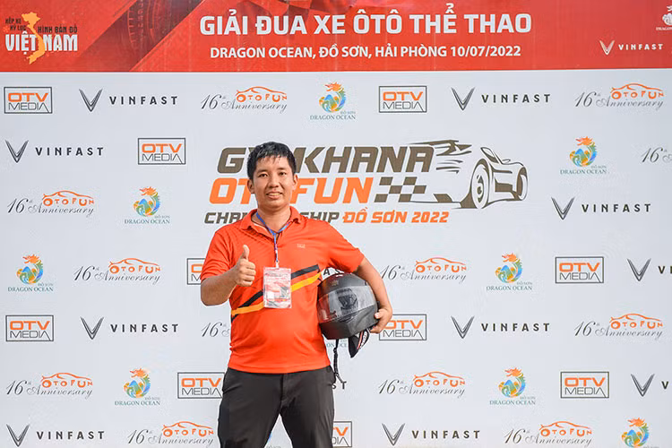 Sau gần 12h tranh tài đầy kịch tính, Giải Gymkhana Otofun Championship tại Đồ Sơn, Hải Phòng đã có chủ nhân vô địch là anh Phạm Hoàng Đức - anh đã vượt qua hàng chục đối thủ để giành giải thườn của BTC.