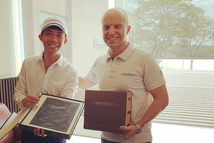 Đây là mẫu xe được sản xuất số lượng giới hạn 100 chiếc trên toàn cầu. Nguyên nhân hãng siêu xe Pagani chỉ sản xuất 100 chiếc Huayra là bởi một thỏa thuận với Mercedes-AMG, hãng xe Đức chỉ cung cấp 100 cỗ máy M158 trang bị trên Huayra.