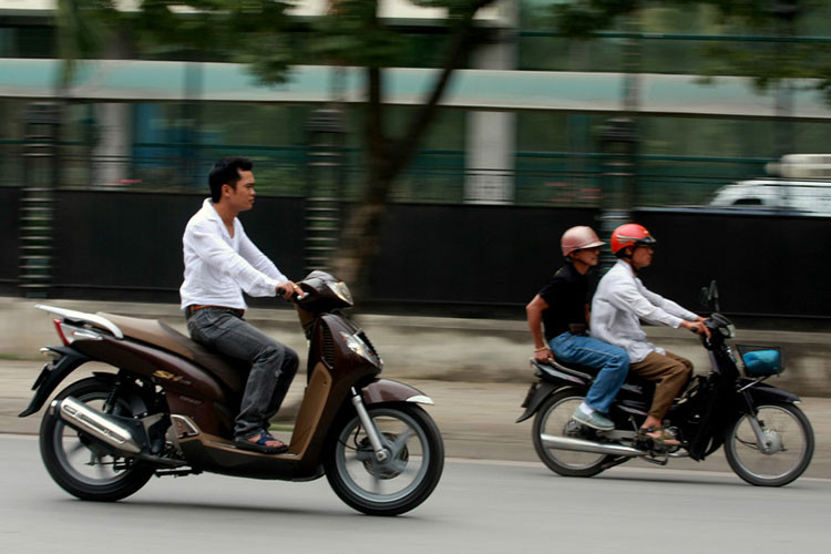 Nhung chinh sach giao thong cho oto, xe may co hieu luc nam 2022-Hinh-2