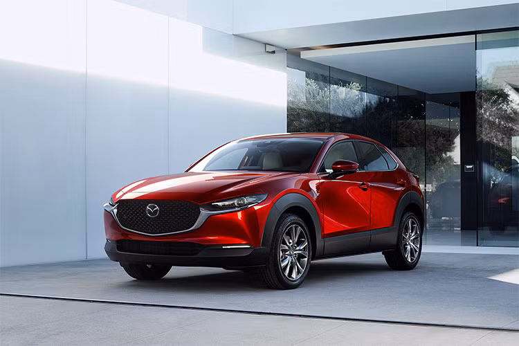 Nhằm nắm bắt xu thế xe đô thị gầm cao của thị trường Việt trong thời gian gần đây, Thaco sẽ đưa mẫu xe Crossover cỡ nhỏ đô thị - Mazda CX-30 về nước ngay trong năm nay. Hiện tại, các đại lý cũng đã nhận đặt cọc mẫu xe mới này từ 12/04.