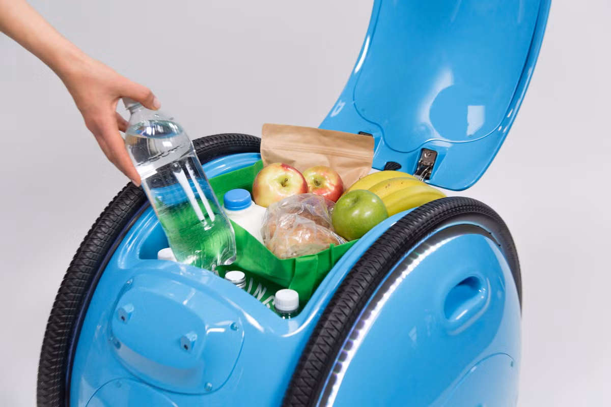 Gita sở hữu nắp đậy ở phía trên, với một ngăn chứa đồ bên trong cùng khả năng chở được tới 18 kg. Nếu muốn chứa được nhiều đồ hơn, hãng xe máy Piaggio cung cấp cho người dùng một phiên bản khác của Gita gọi là Kilo với kích thước gấp đôi, chứa tới 90kg đồ đạc.