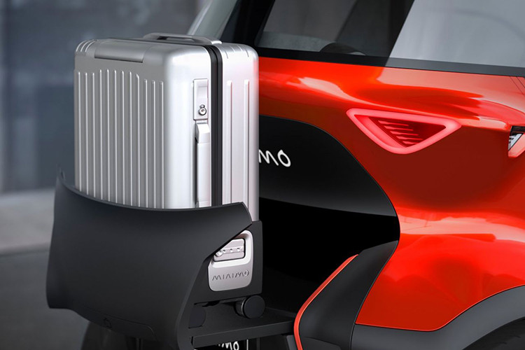 Có chiều dài chỉ 2,5 mét và rộng 1,24 mét, mẫu xe Seat Minimo mới có thể vận chuyển hai người trong khi chỉ chiếm có 3,1 mét vuông không gian trên đường, con số ít nhỏ 50% so với vết tiếp xúc của một chiếc xe thành thị thông thường.